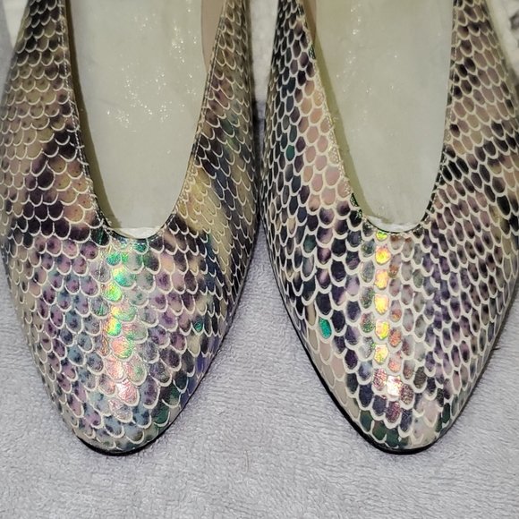 Vaneli Metalic Leather 10M 1" flats NIB - Picture 2 of 9